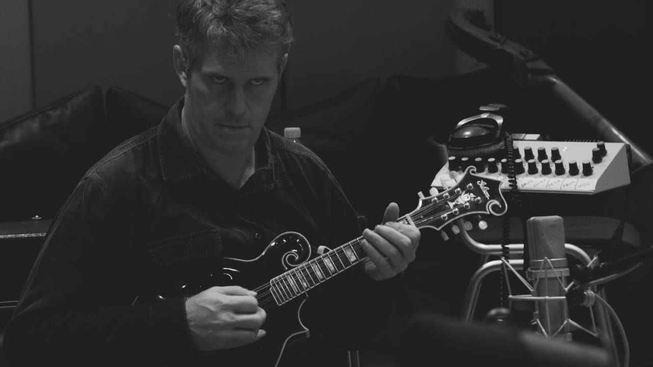 Watch Eric Clapton's New Music Video Classics Du Jour