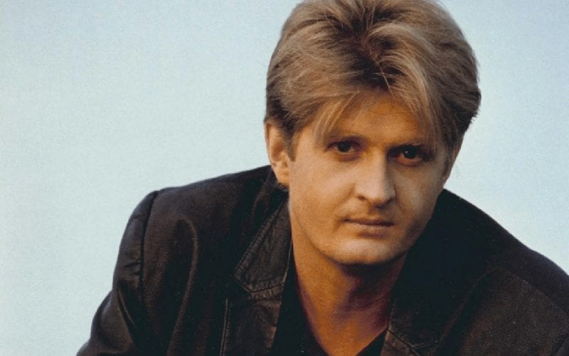 Tom Cochrane