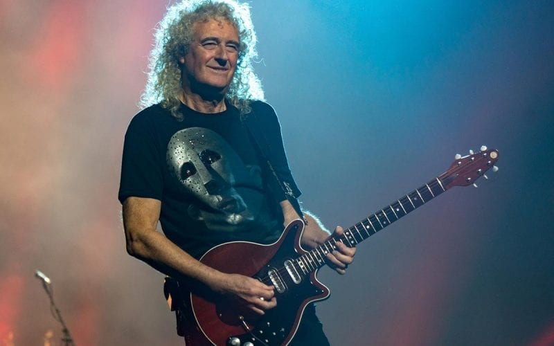 Brian May playing his custom Red Special