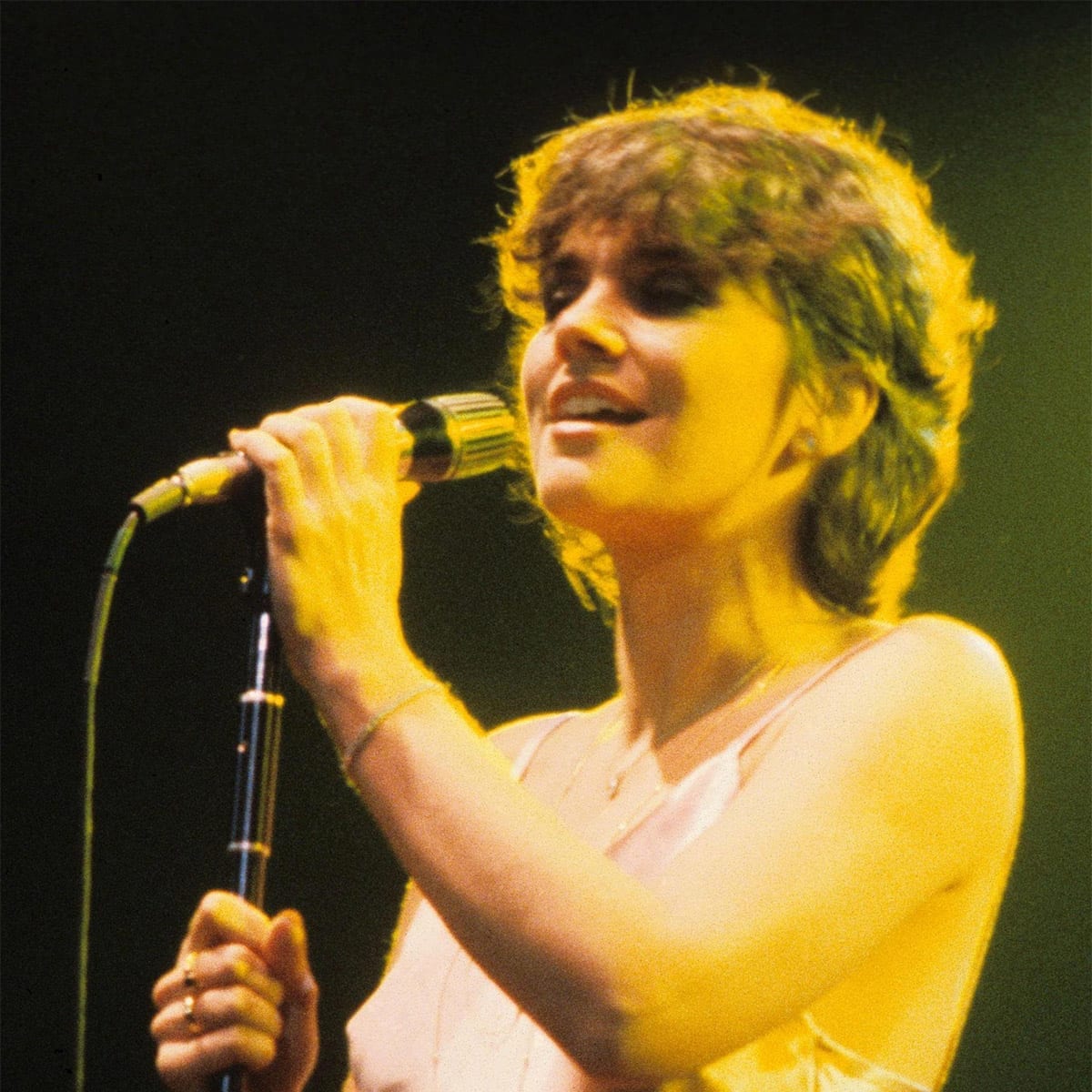 Linda Ronstadt performing in 1978