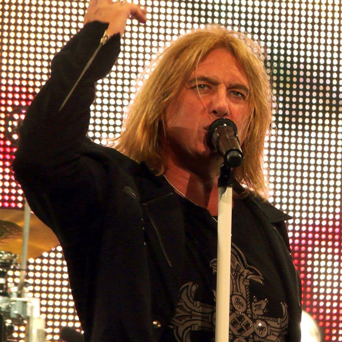 Watch: Joe Elliot's Down 'N' Outz Release New Lyric Video - Classics Du ...