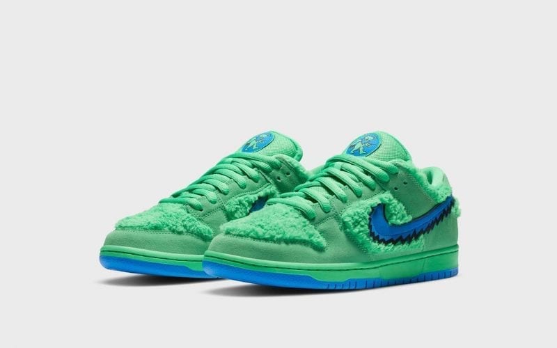 Nike SB Dunk Low Grateful Dead sneakers in green