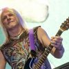 Steve Morse performs with Deep Purple in 2017